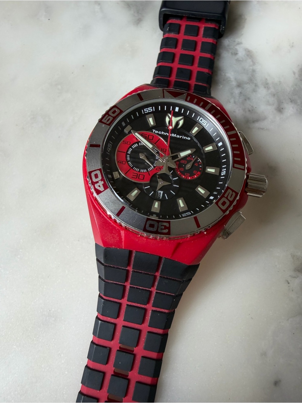 Technomarine Men’s Red and Black Sport Chronograph Watch with Extra Straps - Picture 4 of 10